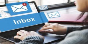 Gửi thư qua email